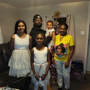 Meet your Posher, Shakhia